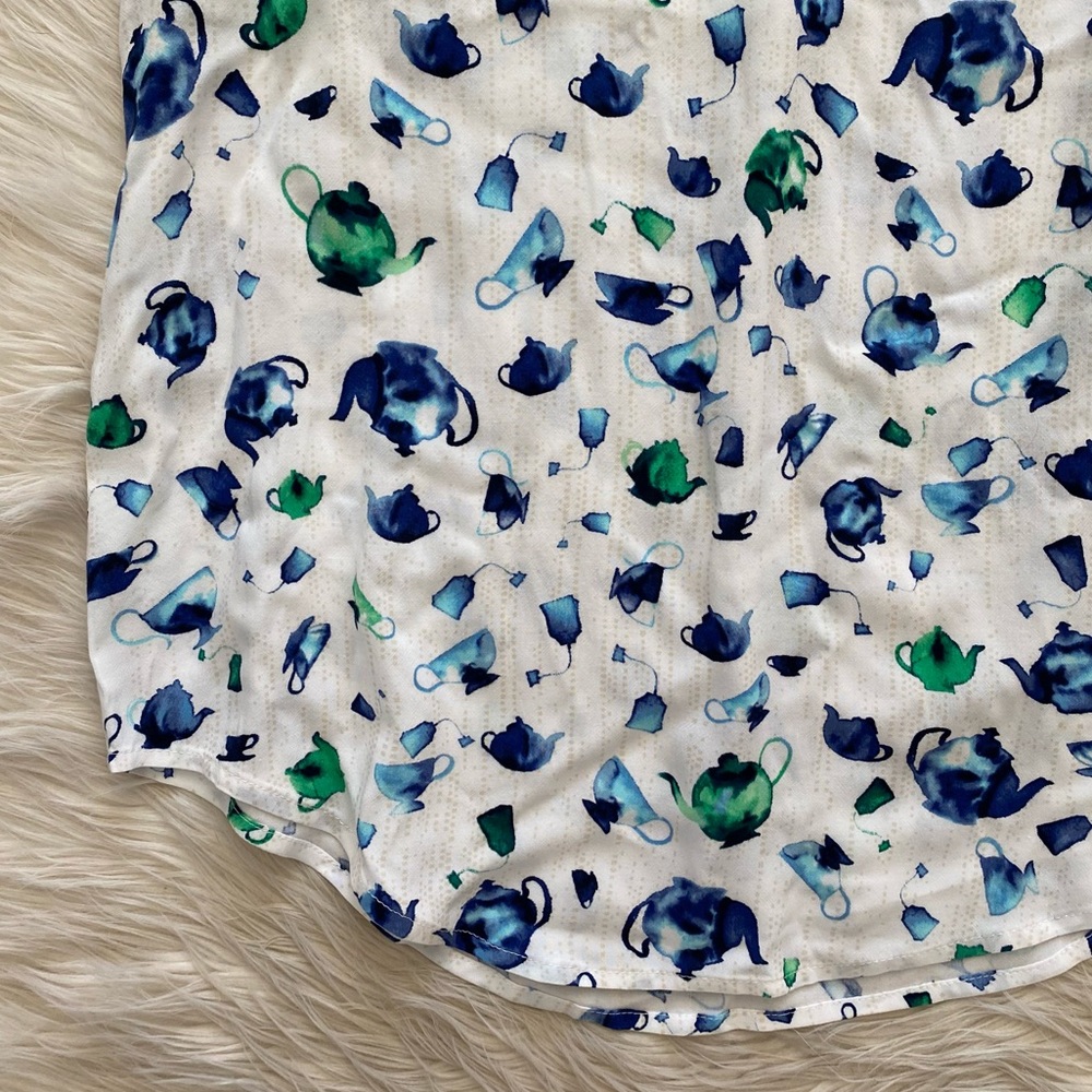 Nic+Zoe White Blue Teapot Print V-Neck Tank Top Shirt - Picture 4 of 10